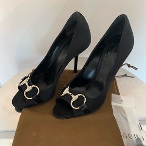 Gucci Black Satin Pumps US size 5.5 Peep toe crystal and signature horsebit